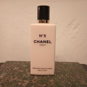 Chanel No 5 Emulsion Pour Le Corps Body Lotion